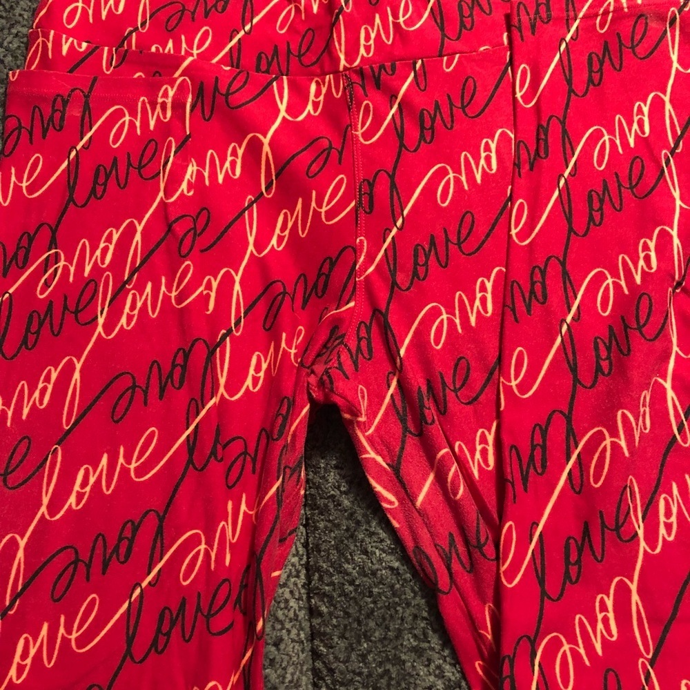 🔹 4 for $30 Lularoe valentines leggings